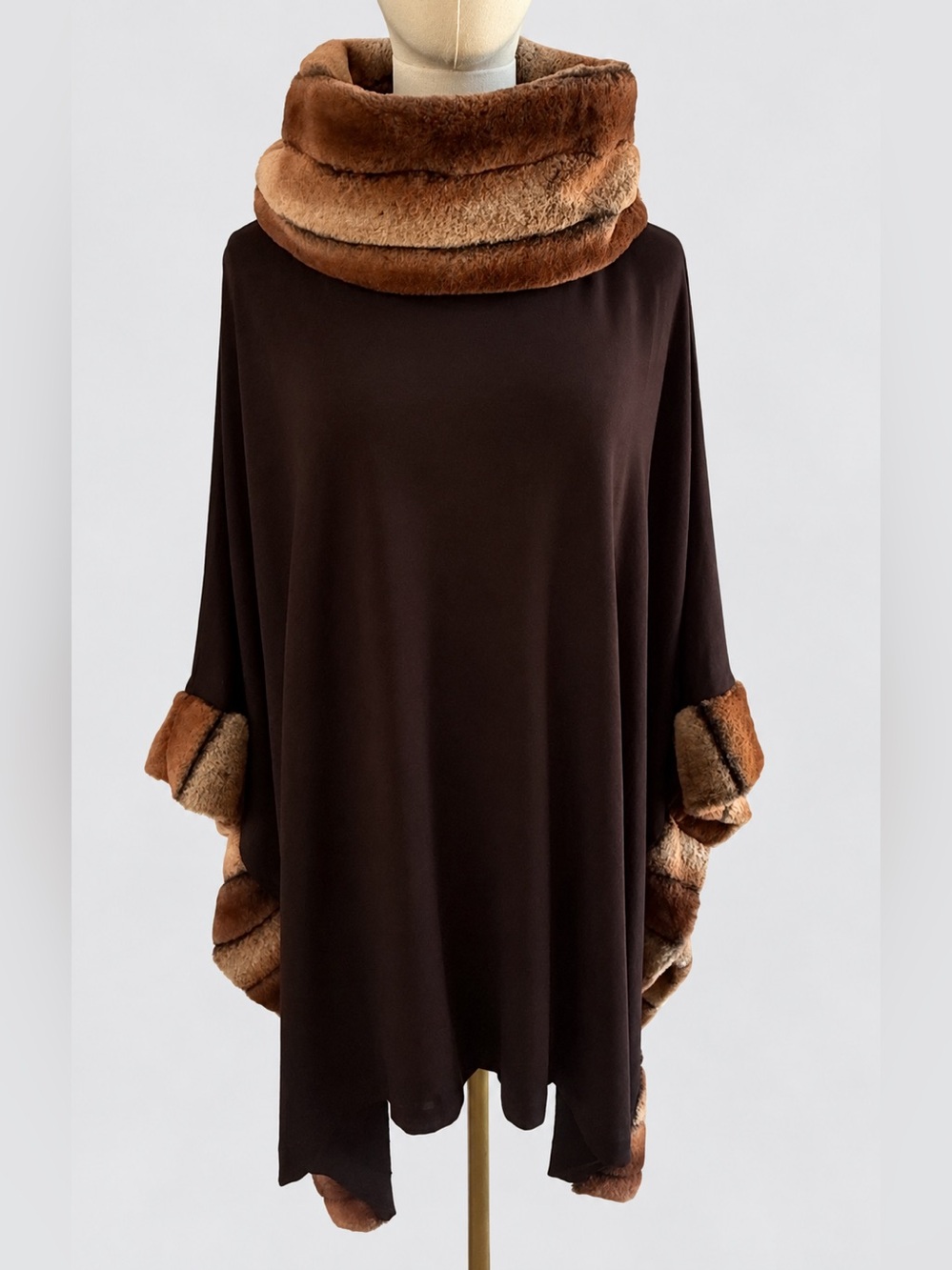 Tess Elliott Studio Faux Fur Trim Cowl Neck Brown Cape M⁠